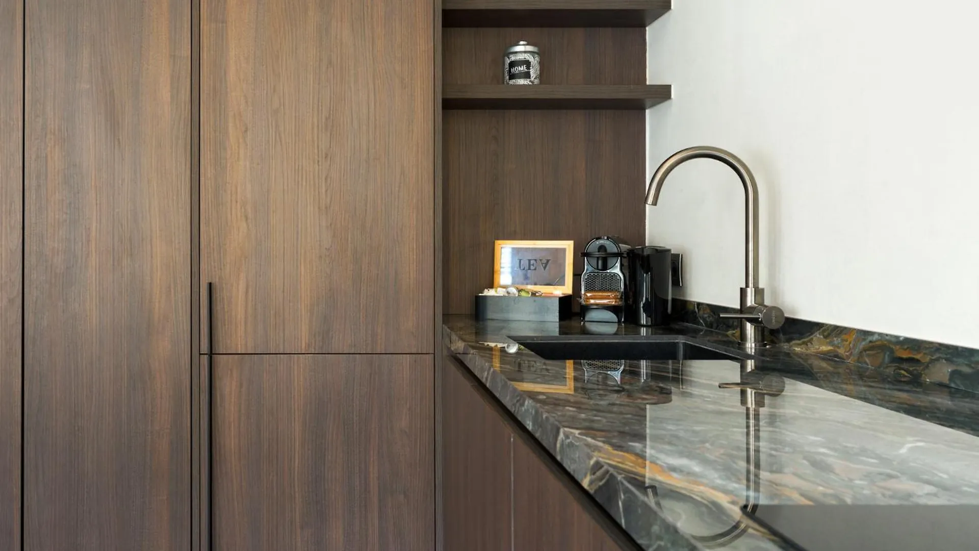 Classy Parkview Flat Antwerp
